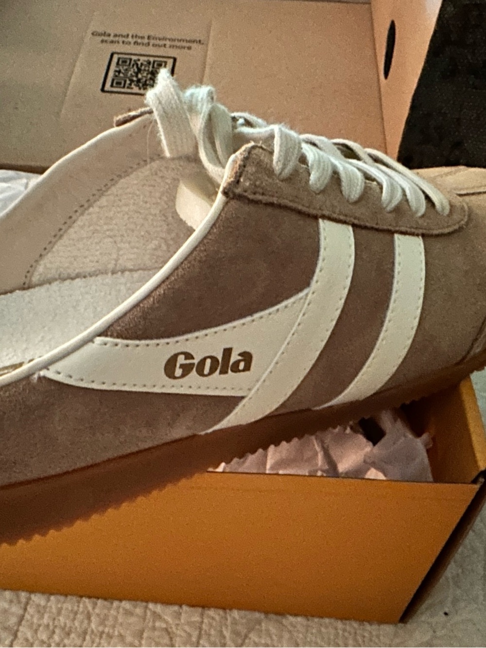 Gola Tan Suede Sneakers slides with White Stripes - Picture 8 of 8